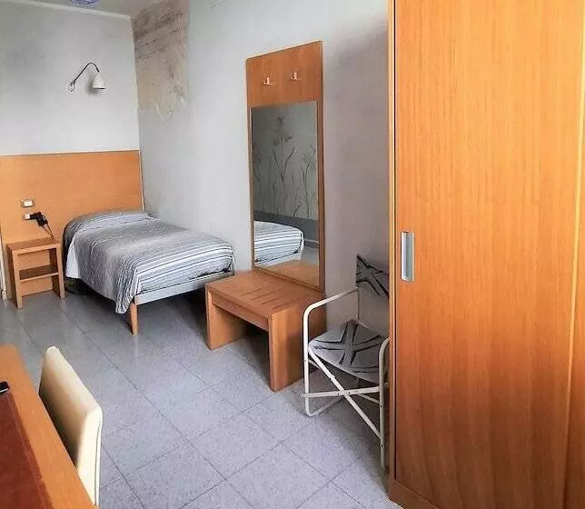 Отель Albergo Giulia Gonzaga