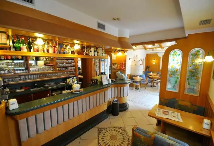 Отель Antica Croce   Gardaslowemotion