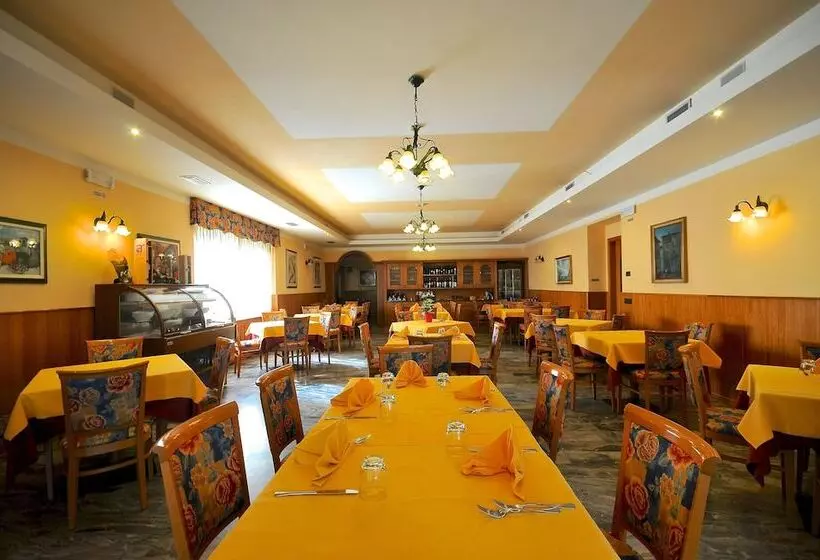 Отель Antica Croce   Gardaslowemotion