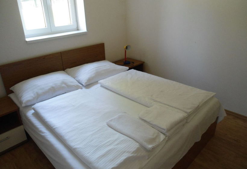 Отель Club Canada Rezidence