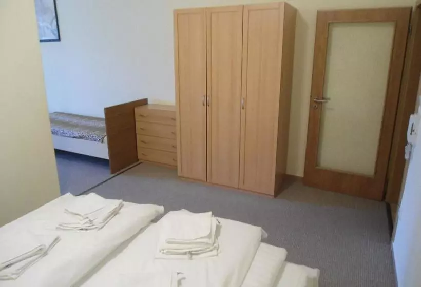 Отель Club Canada Rezidence