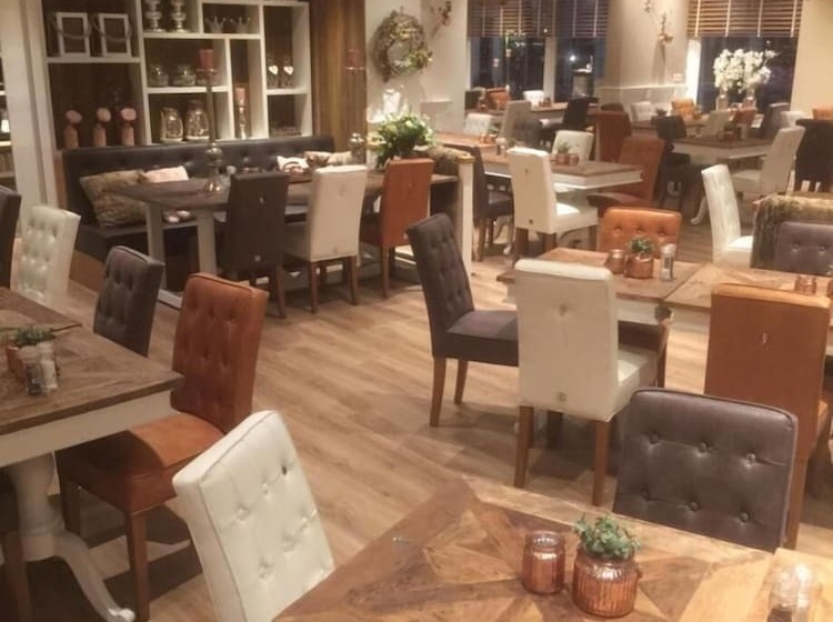 Отель De Keizerskroon Hoorn