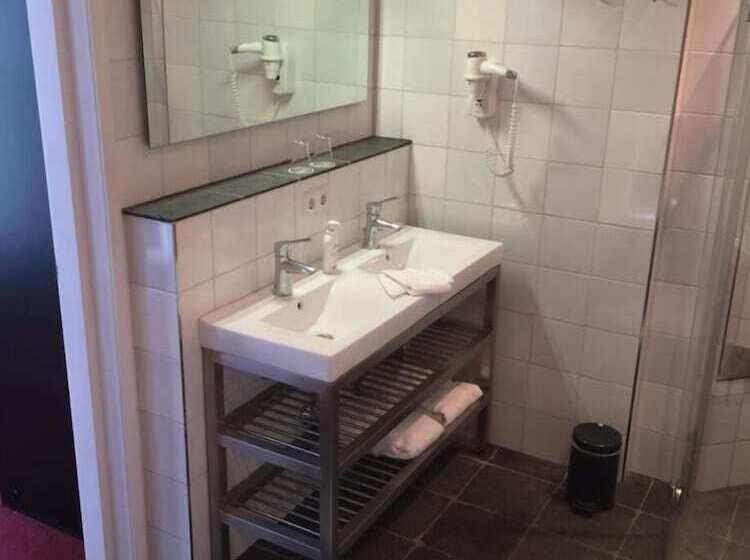 Отель De Keizerskroon Hoorn