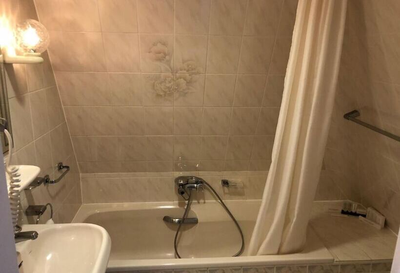 Отель De Keizerskroon Hoorn