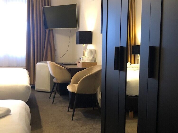 Отель De Keizerskroon Hoorn