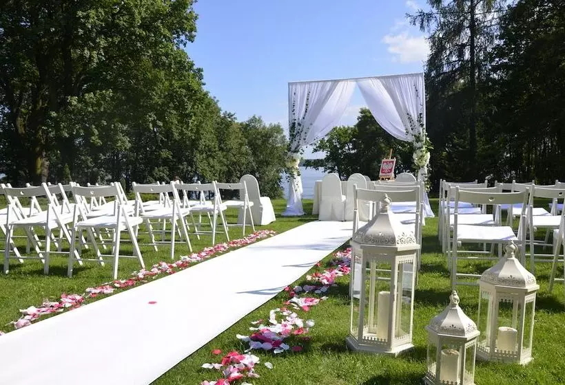 فندق Pałac Zegrzyński