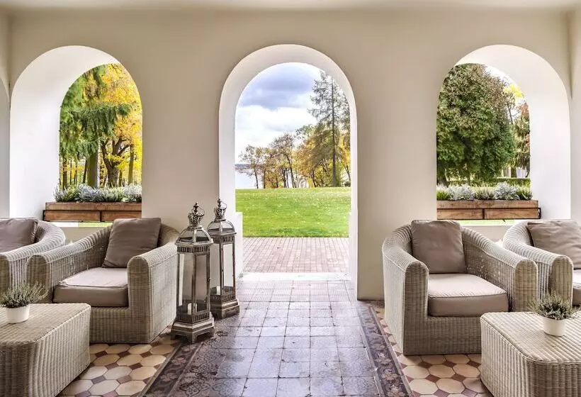 فندق Pałac Zegrzyński