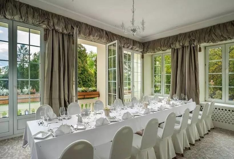 فندق Pałac Zegrzyński