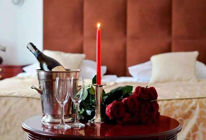 فندق Pałac Zegrzyński