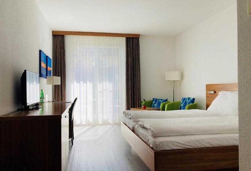 בית מלון כפרי Rössli Hurden