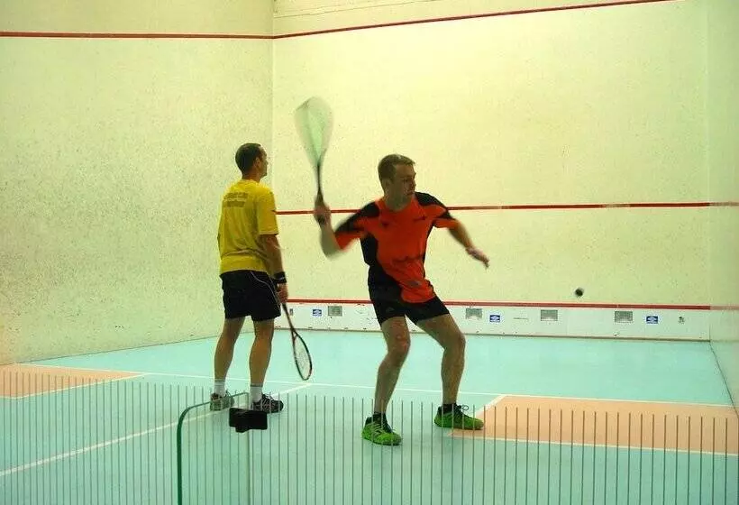 酒店 Sportcenter Funf Dorfer Ag