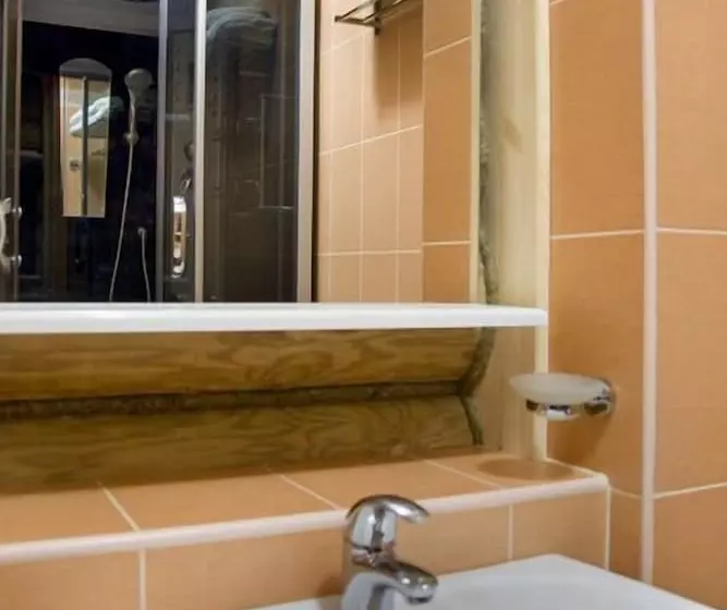 هتل Svetliy Terem