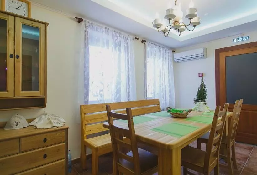 هتل Svetliy Terem