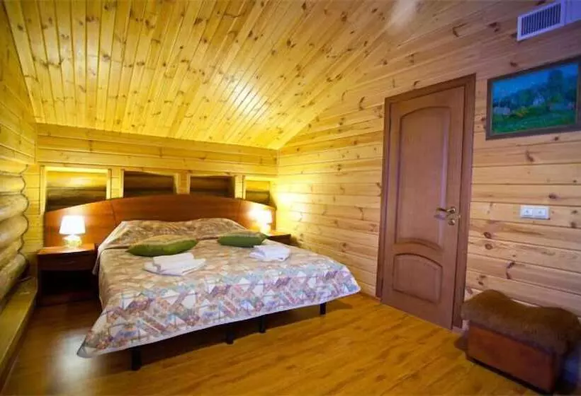 هتل Svetliy Terem