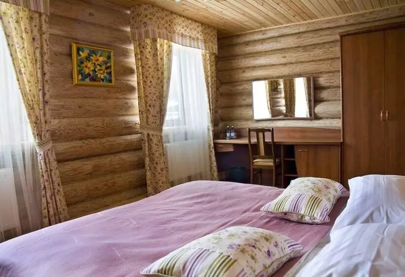 هتل Svetliy Terem