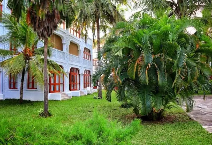 هتل Tropical Garden