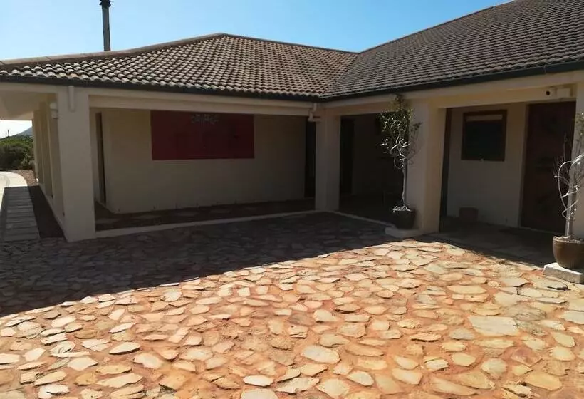 بنسيون Kapensis Guesthouse  Ltd