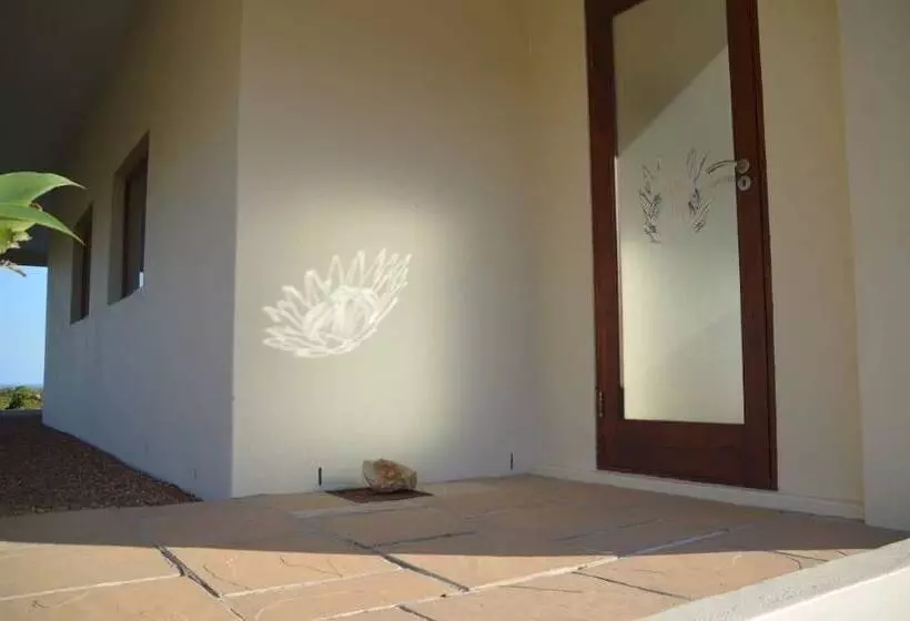 بنسيون Kapensis Guesthouse  Ltd