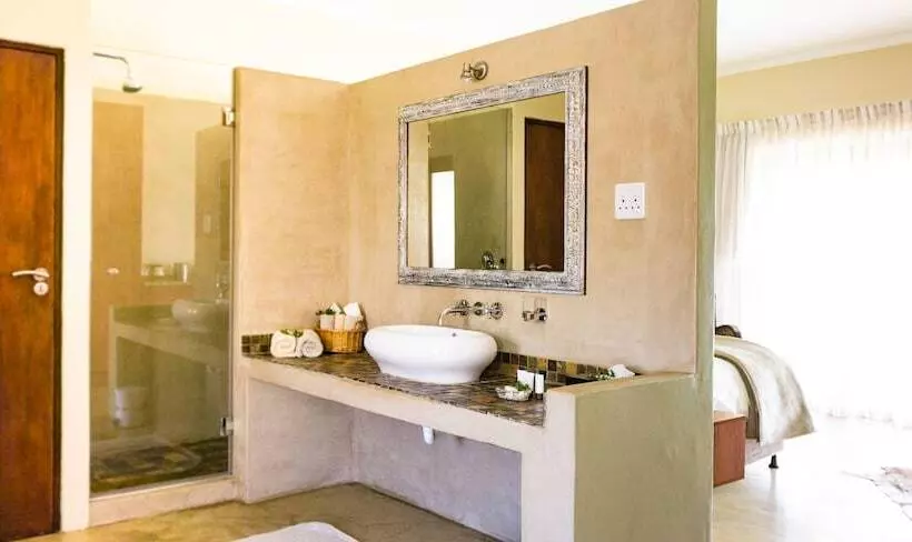 بنسيون Kapensis Guesthouse  Ltd