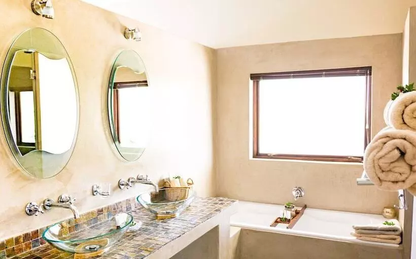 بنسيون Kapensis Guesthouse  Ltd