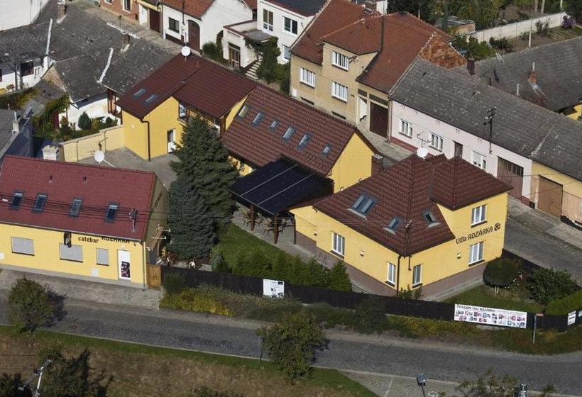 بنسيون Penzion Villa Rozárka