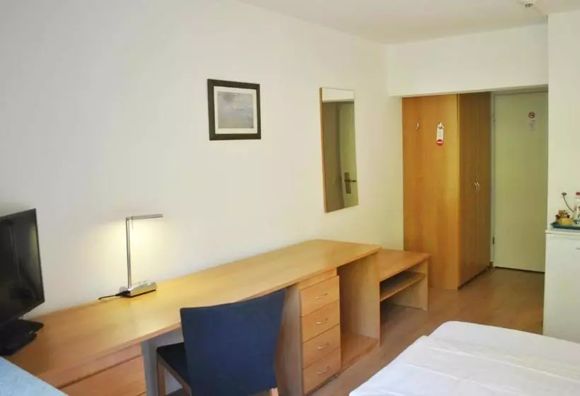 Riverside Apartment Hotel Ag