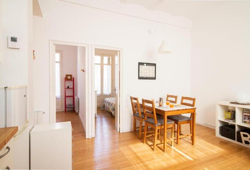 Barcelona Cozy Apartment