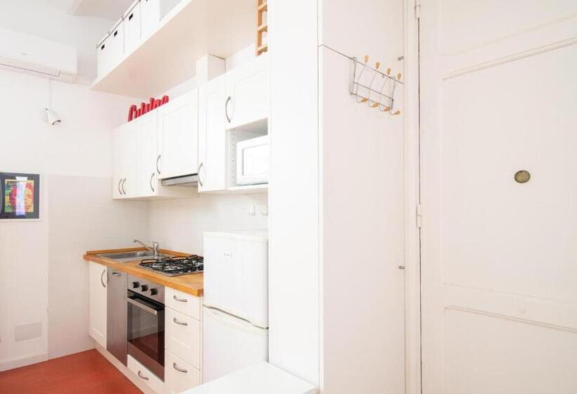 Barcelona Cozy Apartment