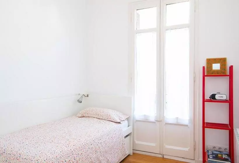 Barcelona Cozy Apartment