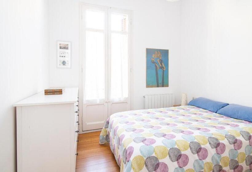 Barcelona Cozy Apartment