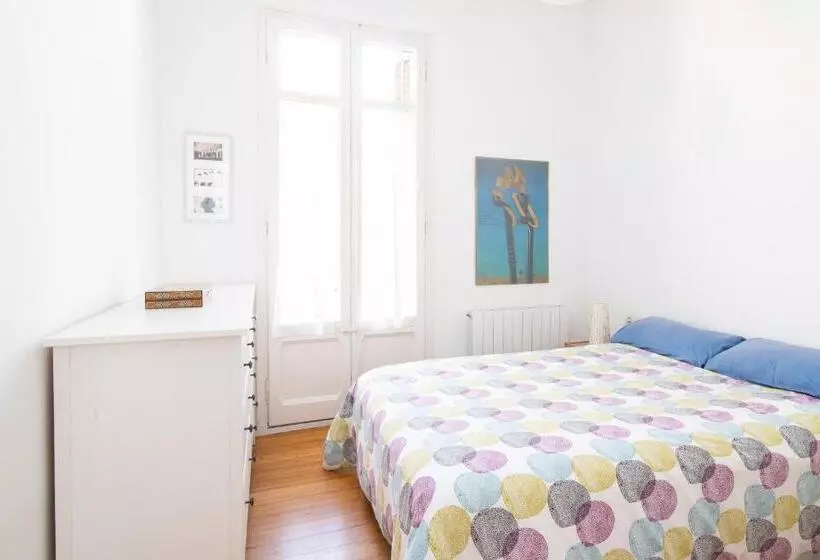 Barcelona Cozy Apartment