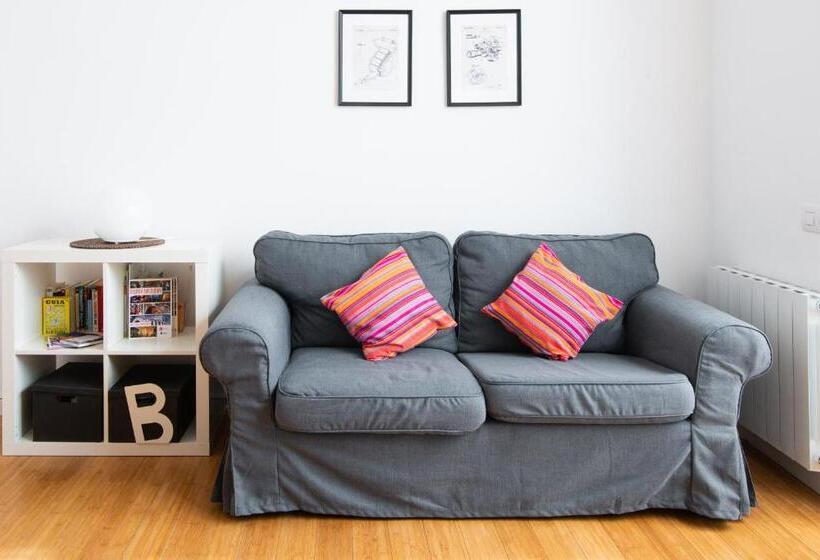 Barcelona Cozy Apartment