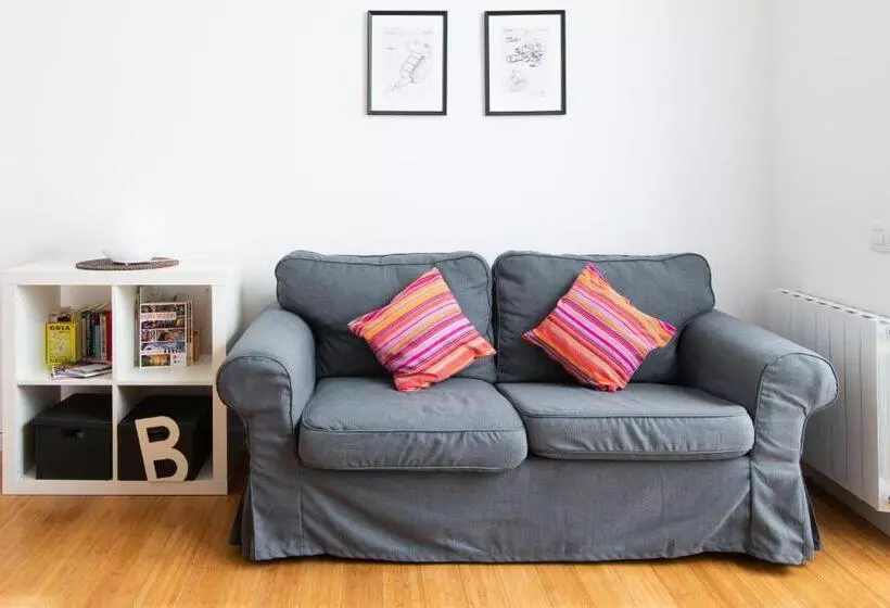 Barcelona Cozy Apartment