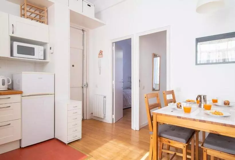 Barcelona Cozy Apartment