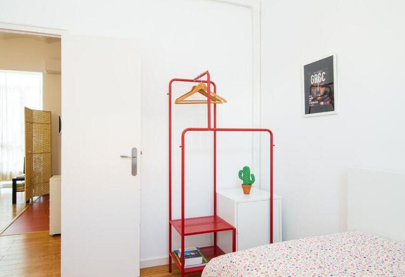 Barcelona Cozy Apartment