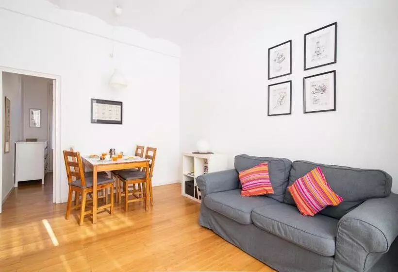 Barcelona Cozy Apartment