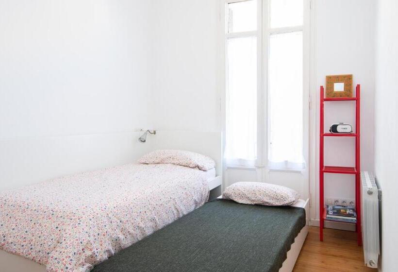 Barcelona Cozy Apartment