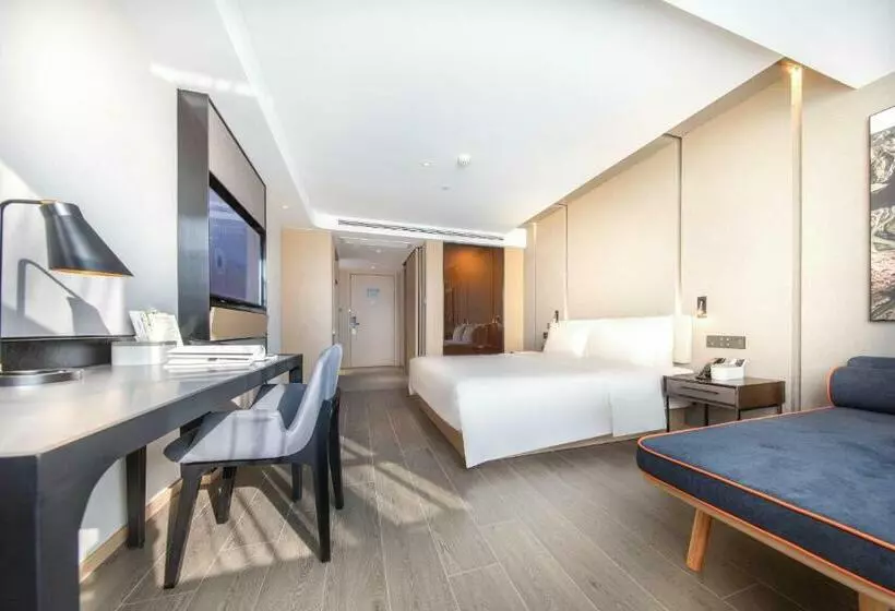 Atour Hotel Lianyungang City Government