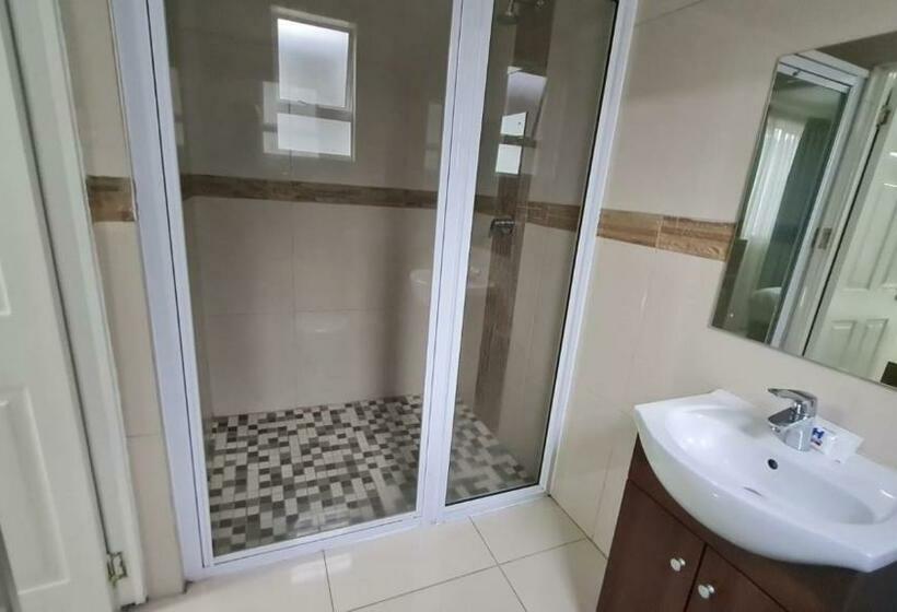 Bayside Hotel Pinetown