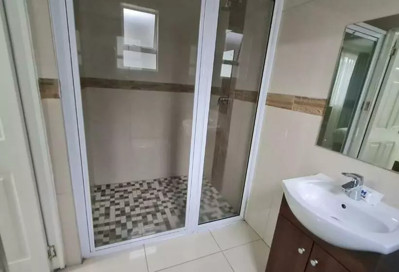 Bayside Hotel Pinetown