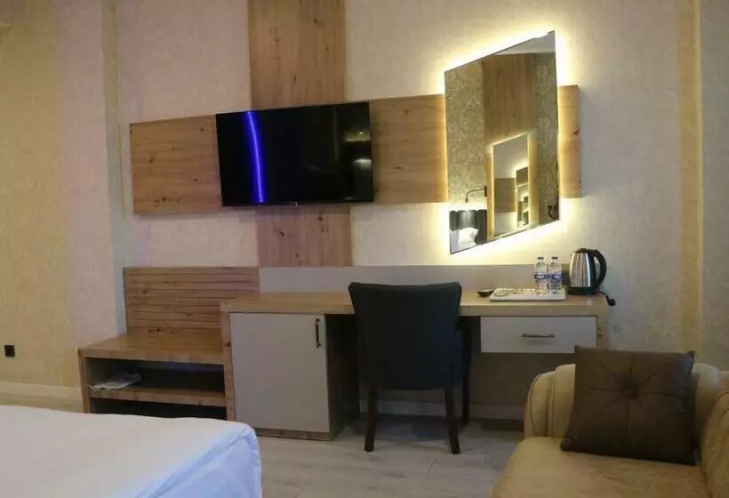 Isnova Hotel Airport