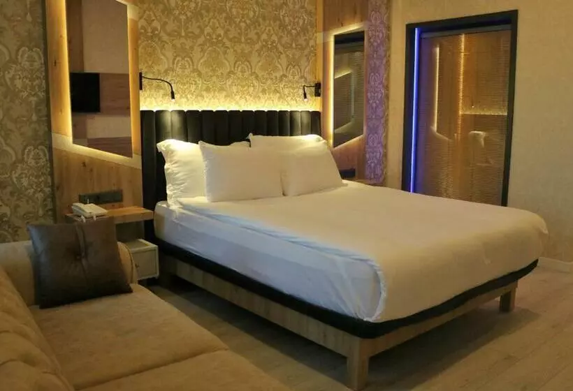 Isnova Hotel Airport