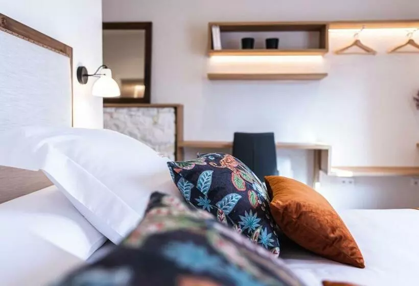 Hotel Monells Summum