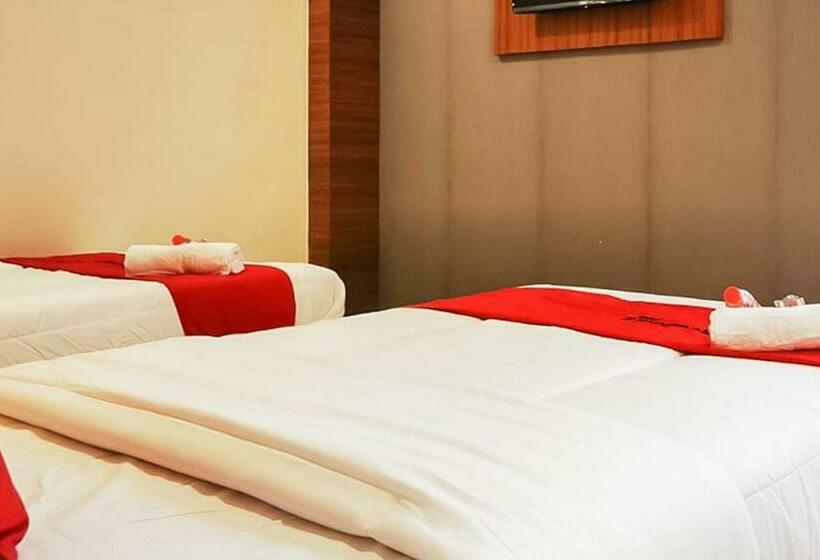 Hotel Reddoorz Plus @ Taman Madiun