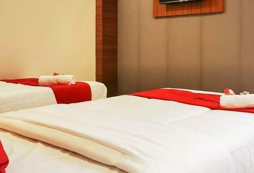 ホテル Reddoorz Plus @ Taman Madiun