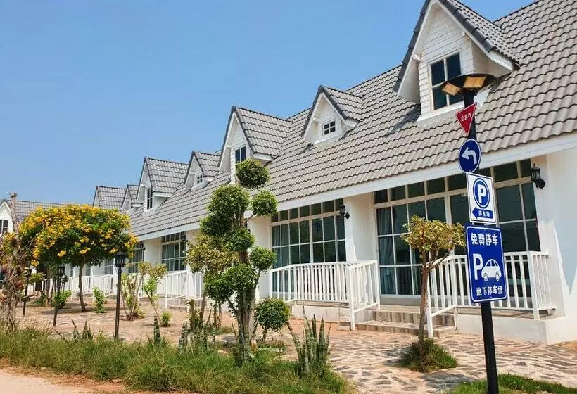 ホテル The Cottage At Chiyaphum