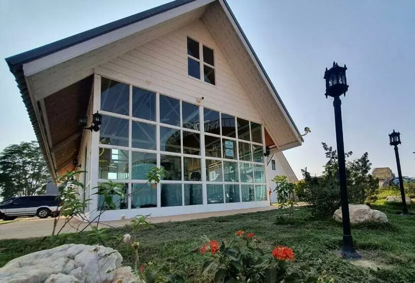 ホテル The Cottage At Chiyaphum