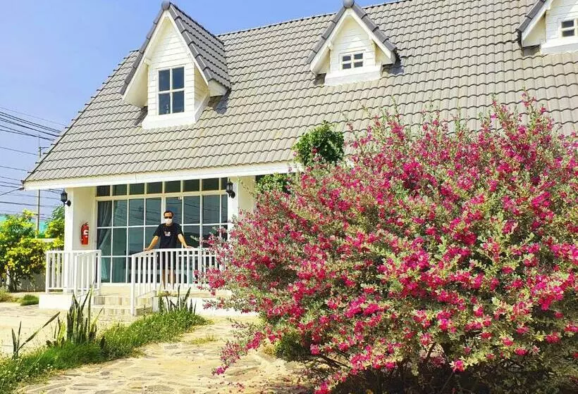 ホテル The Cottage At Chiyaphum