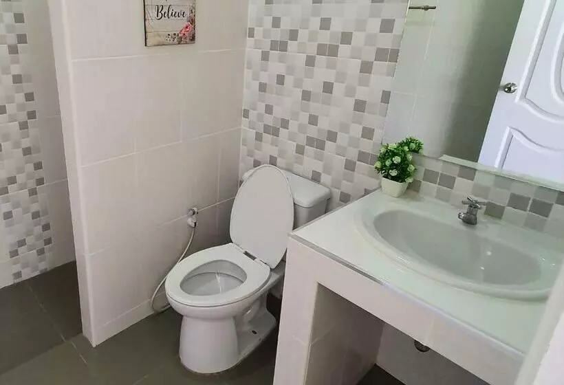 ホテル The Cottage At Chiyaphum