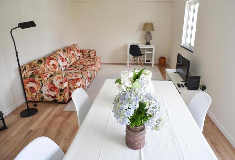 Nia Azorean Apartments